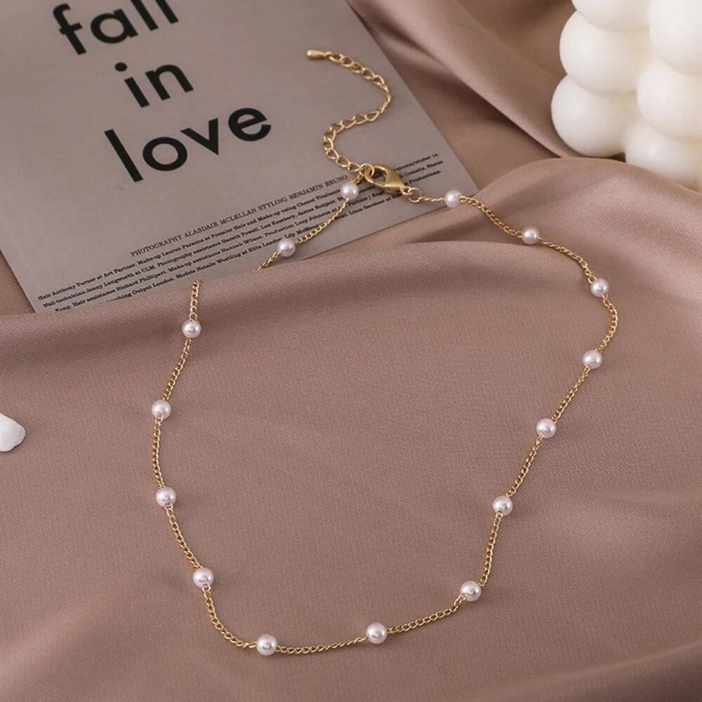Elegant Stylish Small Pearl Necklace - Picture 3 of 7